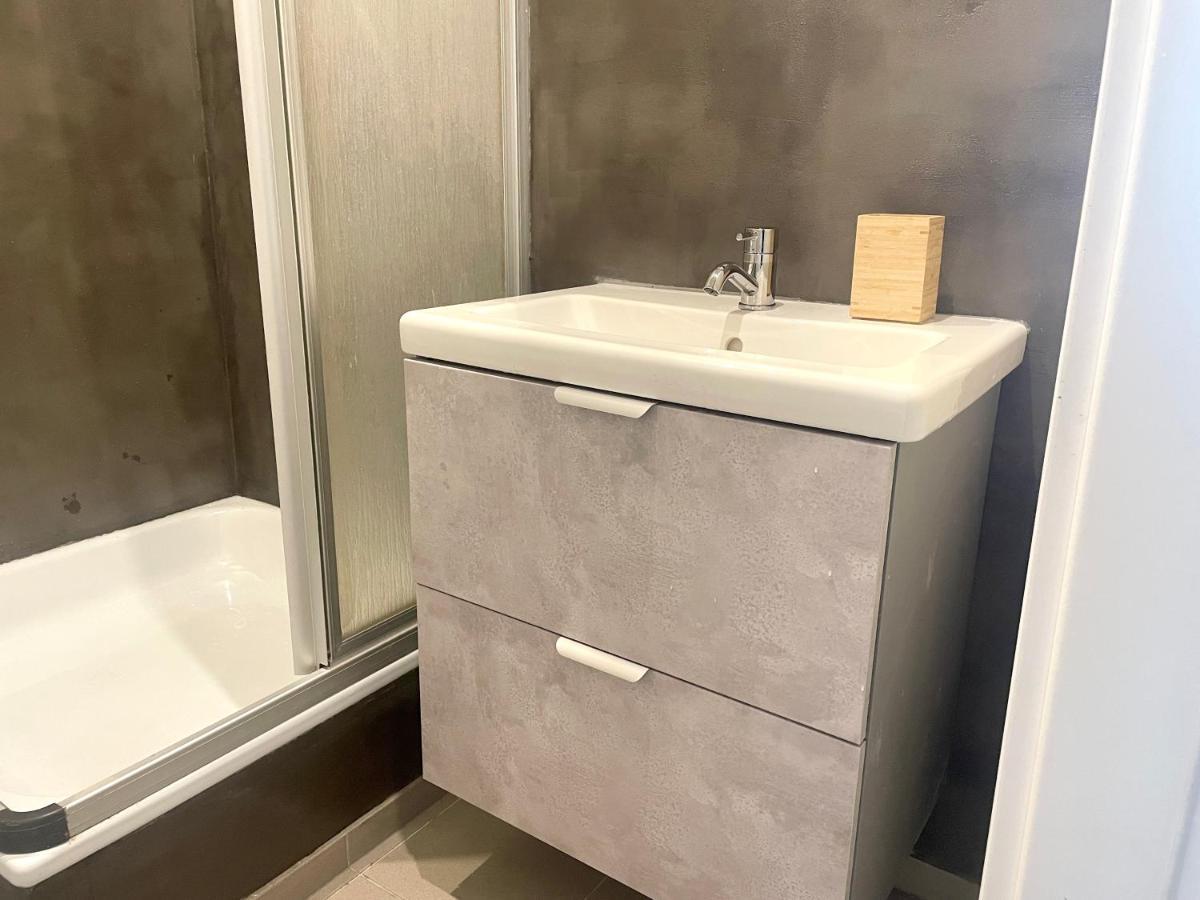 Sunny One Bedroom Near Central Station Vienna