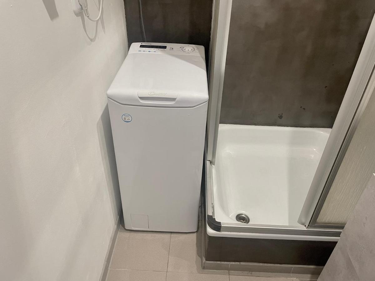 Sunny One Bedroom Near Central Station *